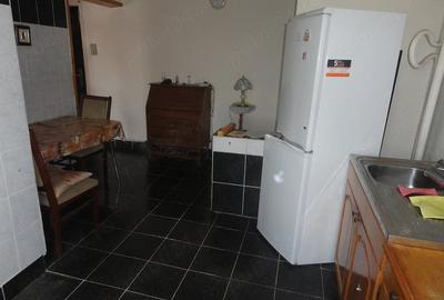 Apartament cu 3 camere semidecomandat în Micălaca