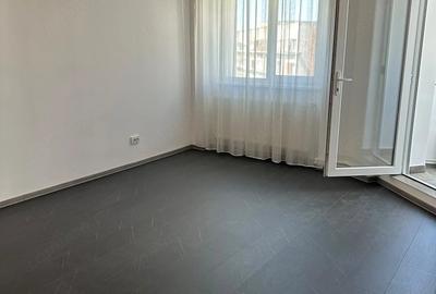 Apartament cu 3 camere decomandat în Faleză