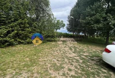 Casă cu 6 camere cu Teren 2088 Mp în Podoleni