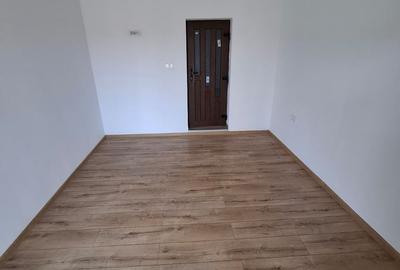 Apartament cu 4 camere în Pârneava