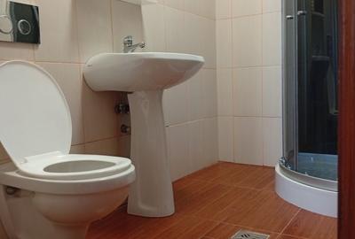 Casă cu 4 camere cu Teren 140 Mp în Lazaret - 2