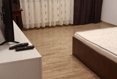 Garsonieră decomandată, mobilată în Păcii
