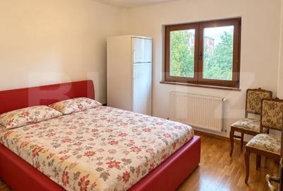 Apartament cu 4 camere semidecomandat, mobilat în Triaj
