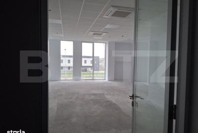 Spațiu comercial, de 3,720 mp, în Vest - 5