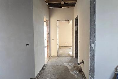 Casă cu 4 camere cu Teren 350 Mp în Central
