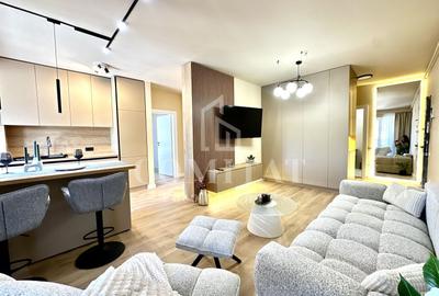 Apartament cu 3 camere semidecomandat, mobilat în Florești