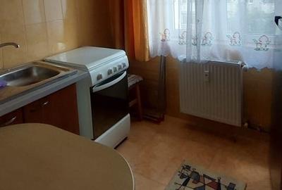 Garsonieră decomandată în Titan