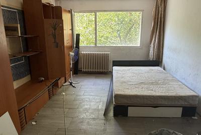 Garsonieră decomandată, mobilată în Complex Studențesc