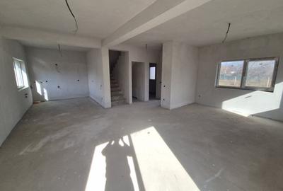 Duplex cu 4 camere cu Canalizare în Gilău - 12