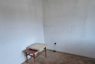Apartament cu 2 camere nedecomandat în Central