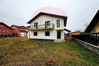 Casă individuală cu 5 camere cu Teren 500 Mp în Juc-Herghelie - 2