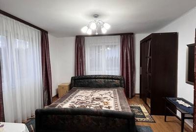 Casă cu 4 camere cu Teren 800 Mp în Central - 2
