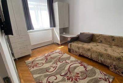 Apartament cu 2 camere decomandat în Roșia