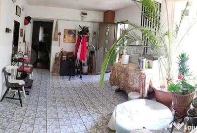Casă cu 7 camere cu Teren 330 Mp în Burdea - 2