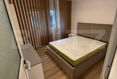 Apartament cu 3 camere decomandat, mobilat în Micro 11