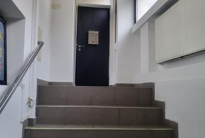 Apartament cu 3 camere semidecomandat în Rosetti