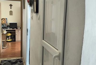 Apartament cu 2 camere decomandat în CET