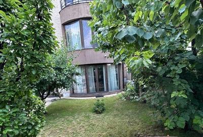 Casă individuală cu 7 camere cu Garaj în Nord
