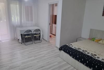 Garsonieră decomandată în Tomis III