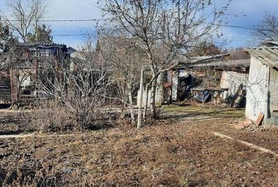 Casă cu Teren 1277 Mp în Stâlpeni - 1