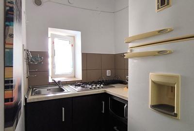 Casă cu 2 camere cu Teren 30 Mp în Piața Unirii