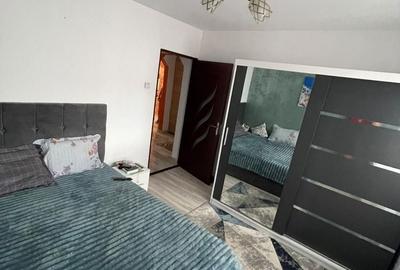 Apartament cu 4 camere decomandat în Broșteni - 6