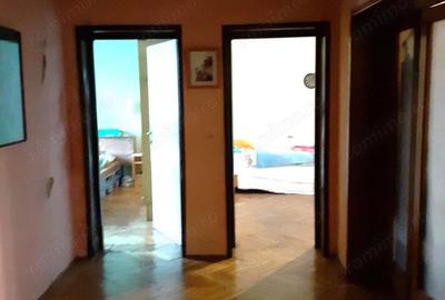 Apartament cu 4 camere decomandat în Central - 1