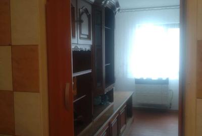 Apartament cu 2 camere în Industrială