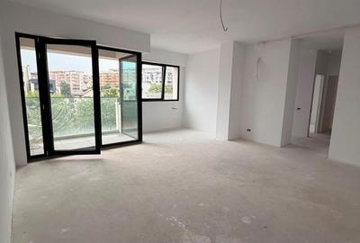 Apartament cu 3 camere în Decebal