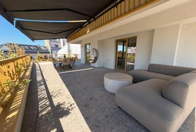 Apartament cu 3 camere semidecomandat, mobilat în Unirii