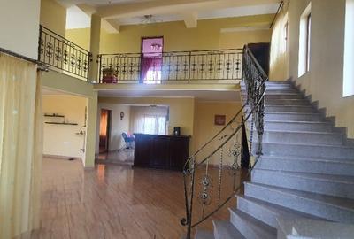 Casă cu 5 camere cu Teren 493 Mp în Smârdan - 1