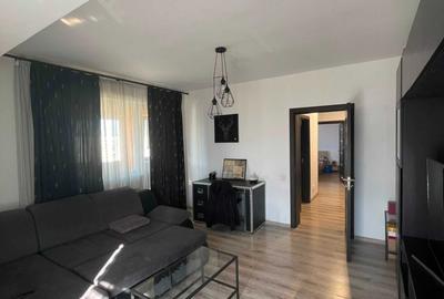 Apartament cu 2 camere decomandat în Apărătorii Patriei