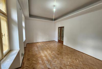 Apartament cu 3 camere decomandat în P-ța Unirii - 10