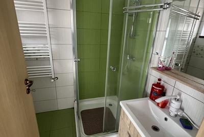 Casă cu 4 camere decomandat cu Teren 50 Mp în Central