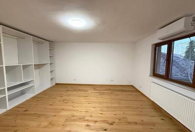 Apartament cu 3 camere decomandat în Central - 1