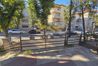 Apartament cu 4 camere decomandat, mobilat în Central - 12