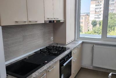 Apartament cu 2 camere semidecomandat în Micro 4 - 2