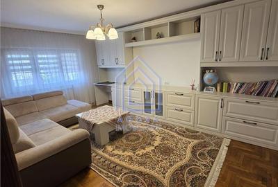 Apartament cu 3 camere decomandat în Obcini