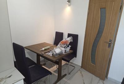 Apartament cu 3 camere decomandat în Prundu