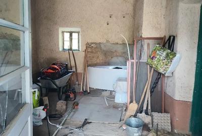 Casă cu 3 camere cu Teren 10000 Mp în Central - 8