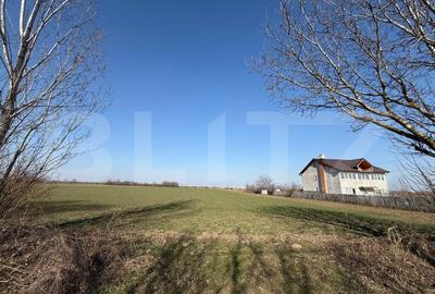 Teren Construcții intravilan de 4555 mp, în Strejnicu