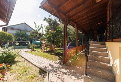 Casă cu 3 camere cu Canalizare în Câmpului