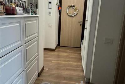 Apartament cu 4 camere decomandat în Aeroport