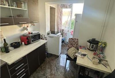 Apartament cu 2 camere decomandat, mobilat în Lipovei