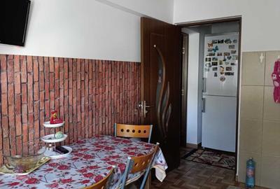 Apartament cu 2 camere semidecomandat în Gară