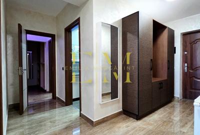 Apartament cu 3 camere decomandat în Tractorul - 8