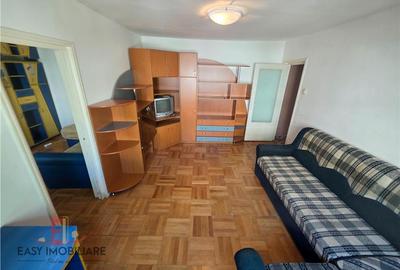 Apartament cu 2 camere semidecomandat în 7 Noiembrie