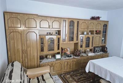 Apartament cu 3 camere decomandat în Podul de Piatră