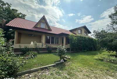 Casă cu 4 camere în Fulga