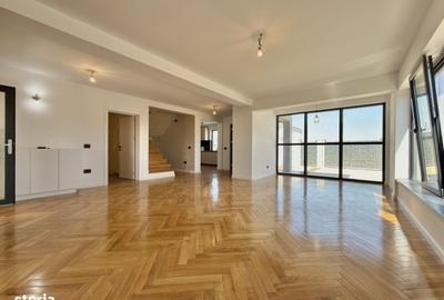 Casă cu 4 camere cu Teren 400 Mp în Central